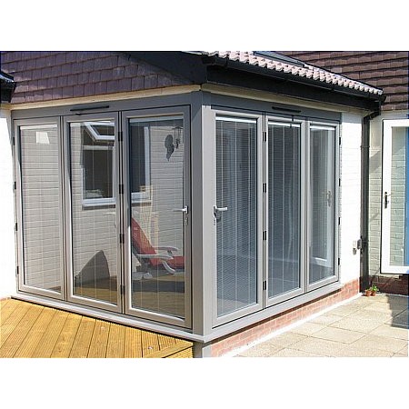 328 - Duel Colour Corner Bi folding Doors